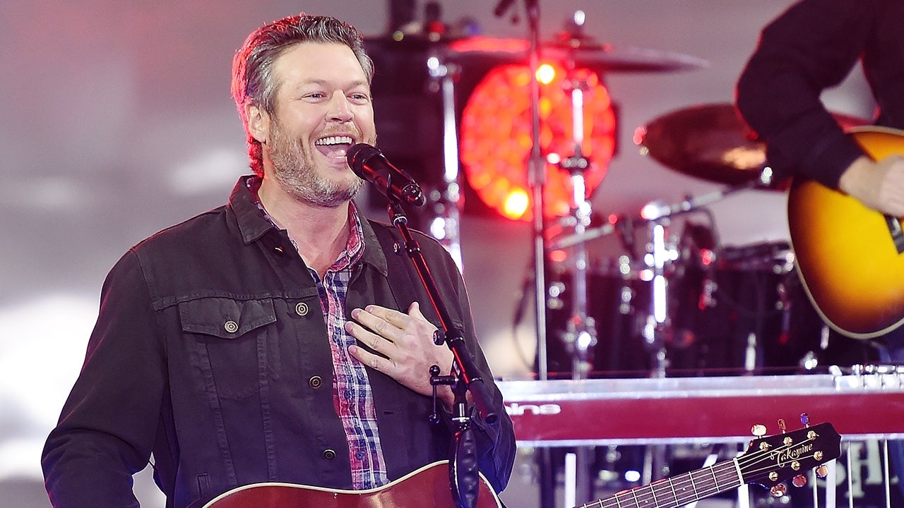 Blake Shelton Announced As Peoples Sexiest Man Alive See His Smokin Hot Cover 