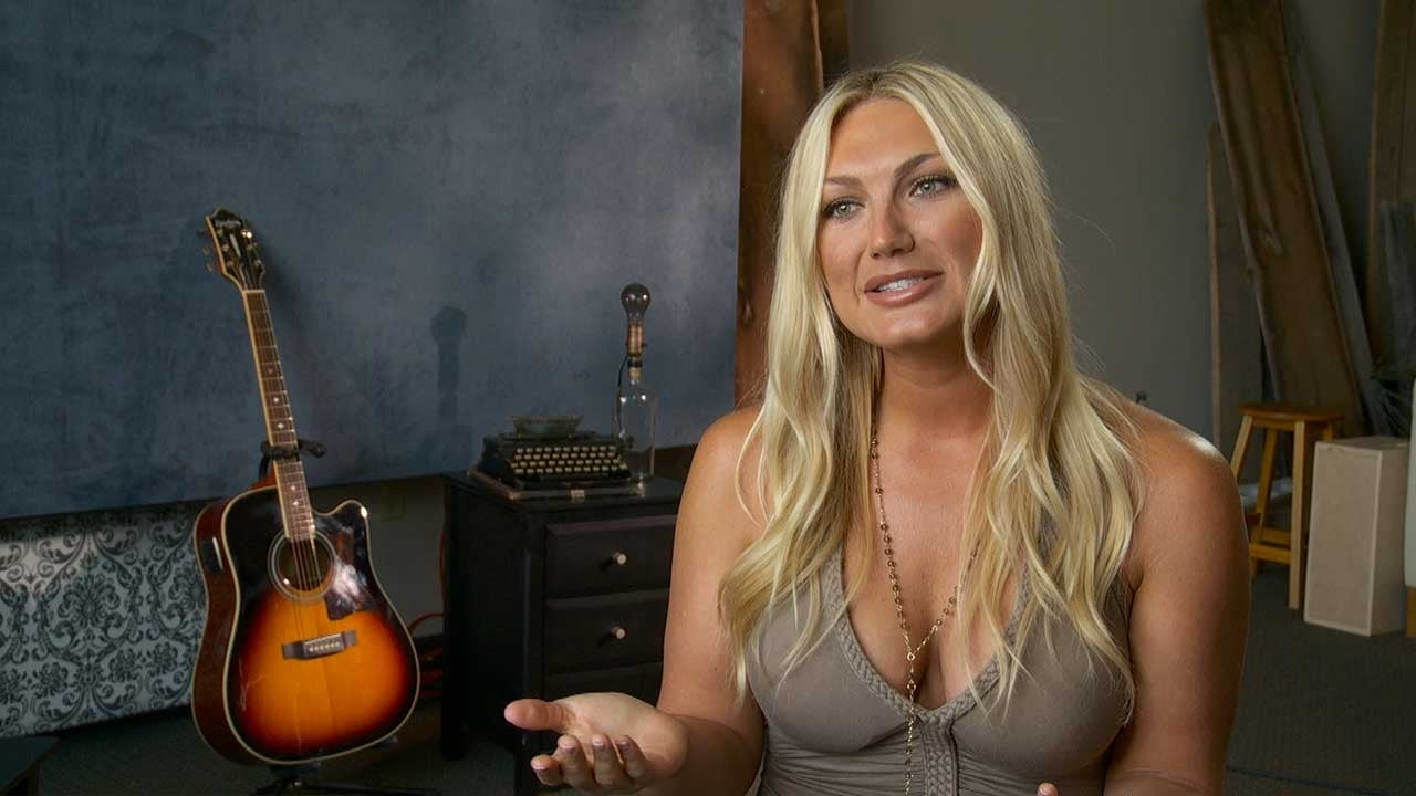 Brooke Hogan Sex Porn - EXCLUSIVE: Brooke Hogan Defends Her Dad Hulk Hogan's Racist Rant: It's 'Not  Who He Really Is' | Entertainment Tonight
