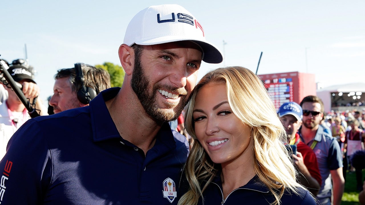 Paulina Gretzky Family Pictures: See Photos Of The Gretzky-Johnson