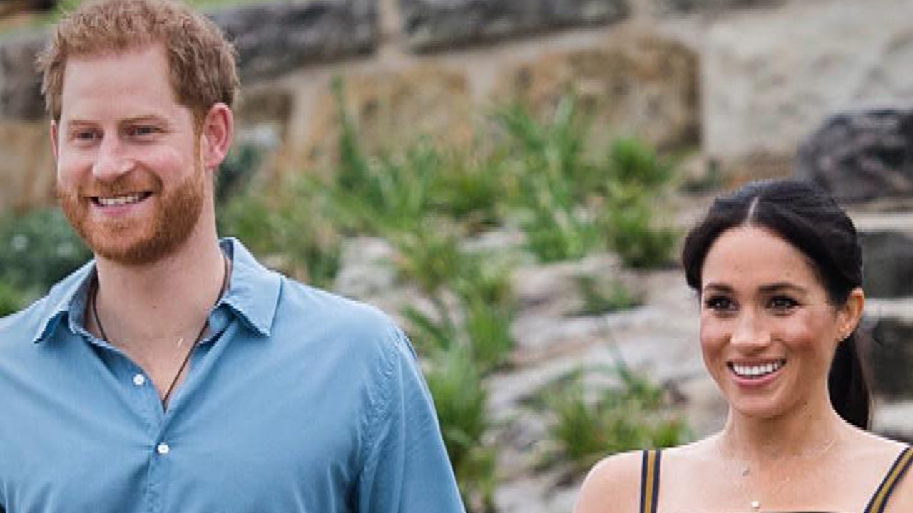 Meghan Markle And Prince Harry Go Tropical During Australian Beach ...