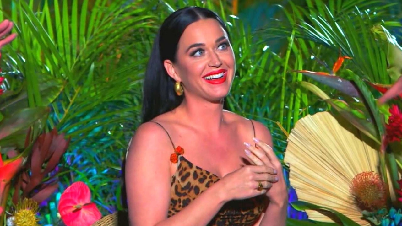Katy Perry Is Booed On American Idol For The First Time For This Critique Entertainment Tonight 