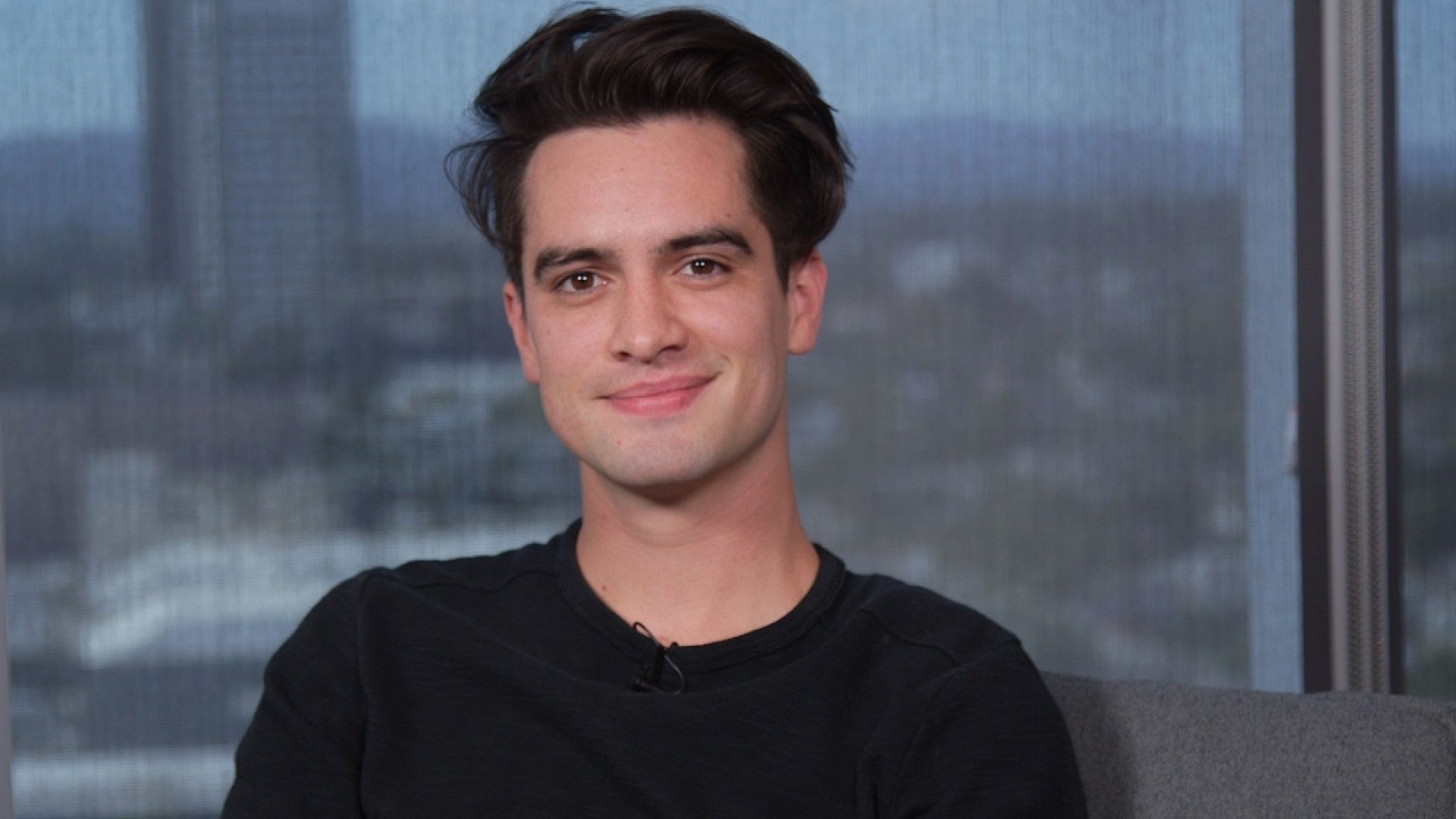 How do I get my hair cutto look like Brendon Urie. What length does it have  to be, do I have to go to a stylist and what exactly should I ask