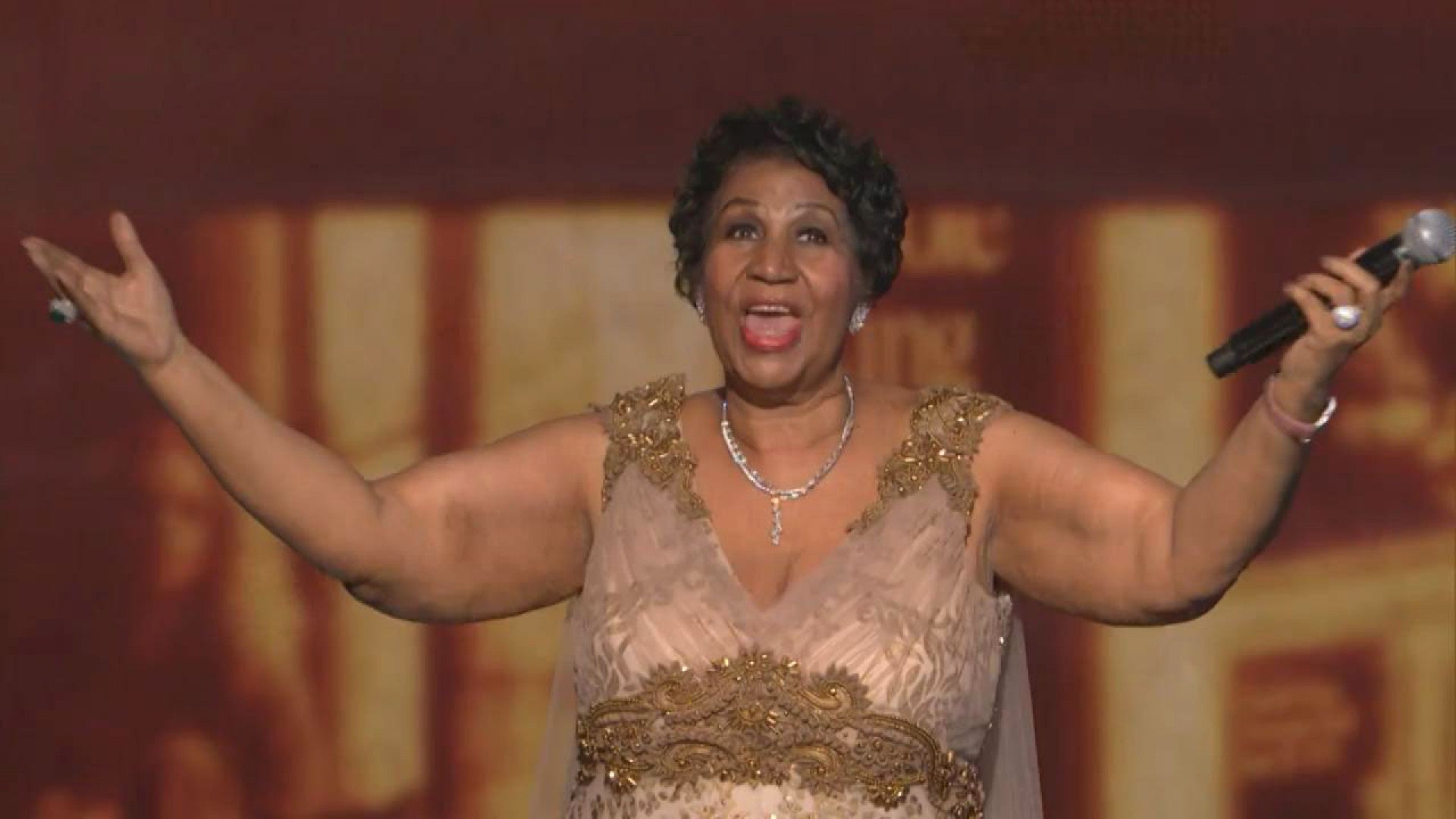 Aretha Franklin attends the White House Correspondents' Association Dinner  at the Washington Hilton Hotel, Saturday, April 30, 2016, in Washington.  (Photo by Evan Agostini/Invision/AP Stock Photo - Alamy