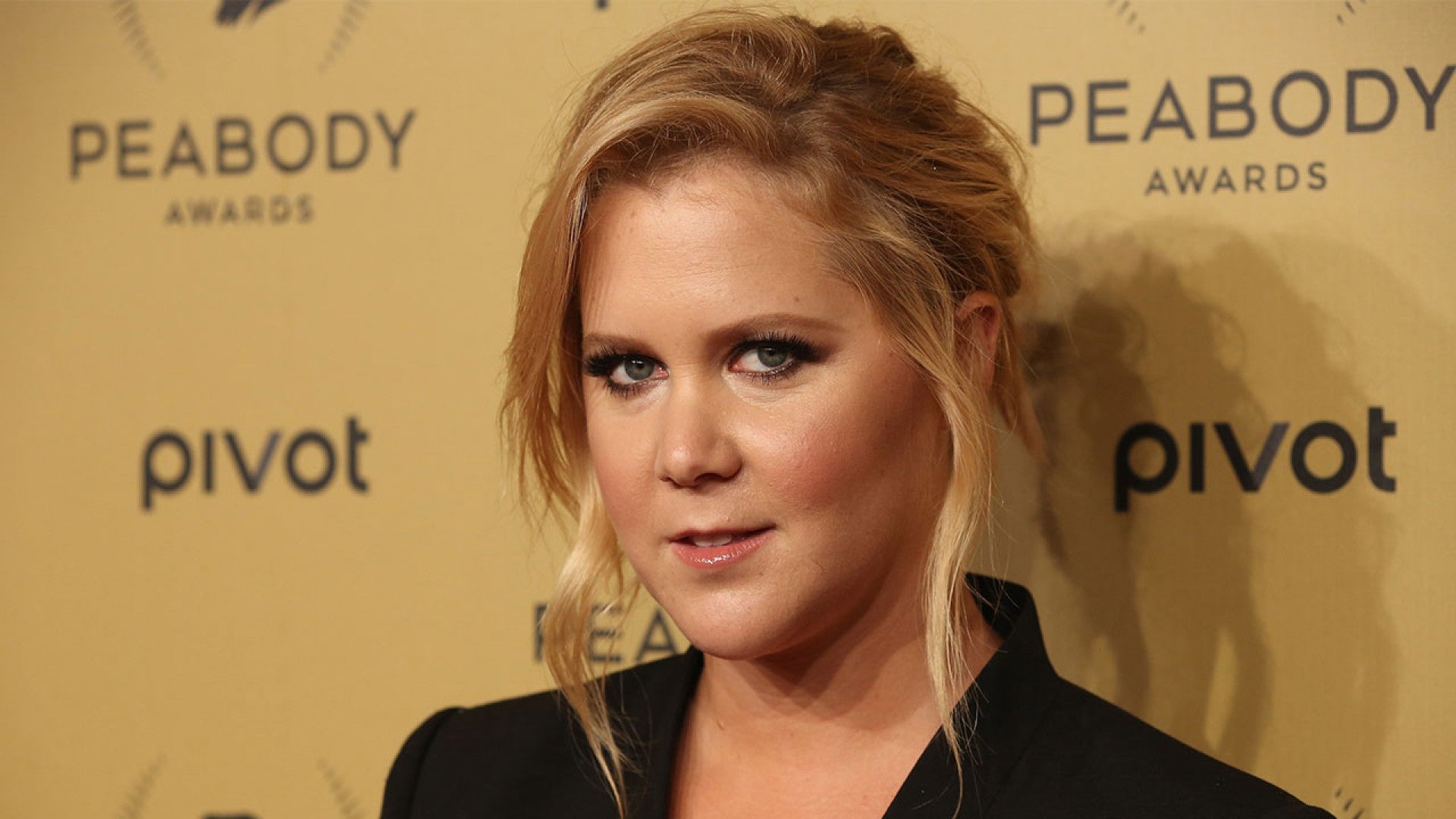 Did Amy Schumer Steal A Joke At The 2022 Oscars?