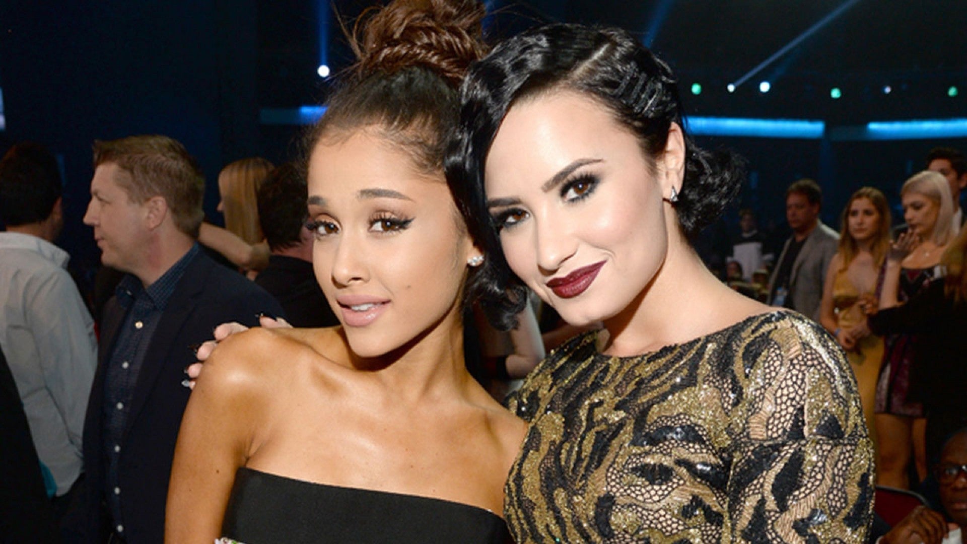 Demi Lovato And Ariana Grande Hilariously Reveal They S Themselves During Night Hike 