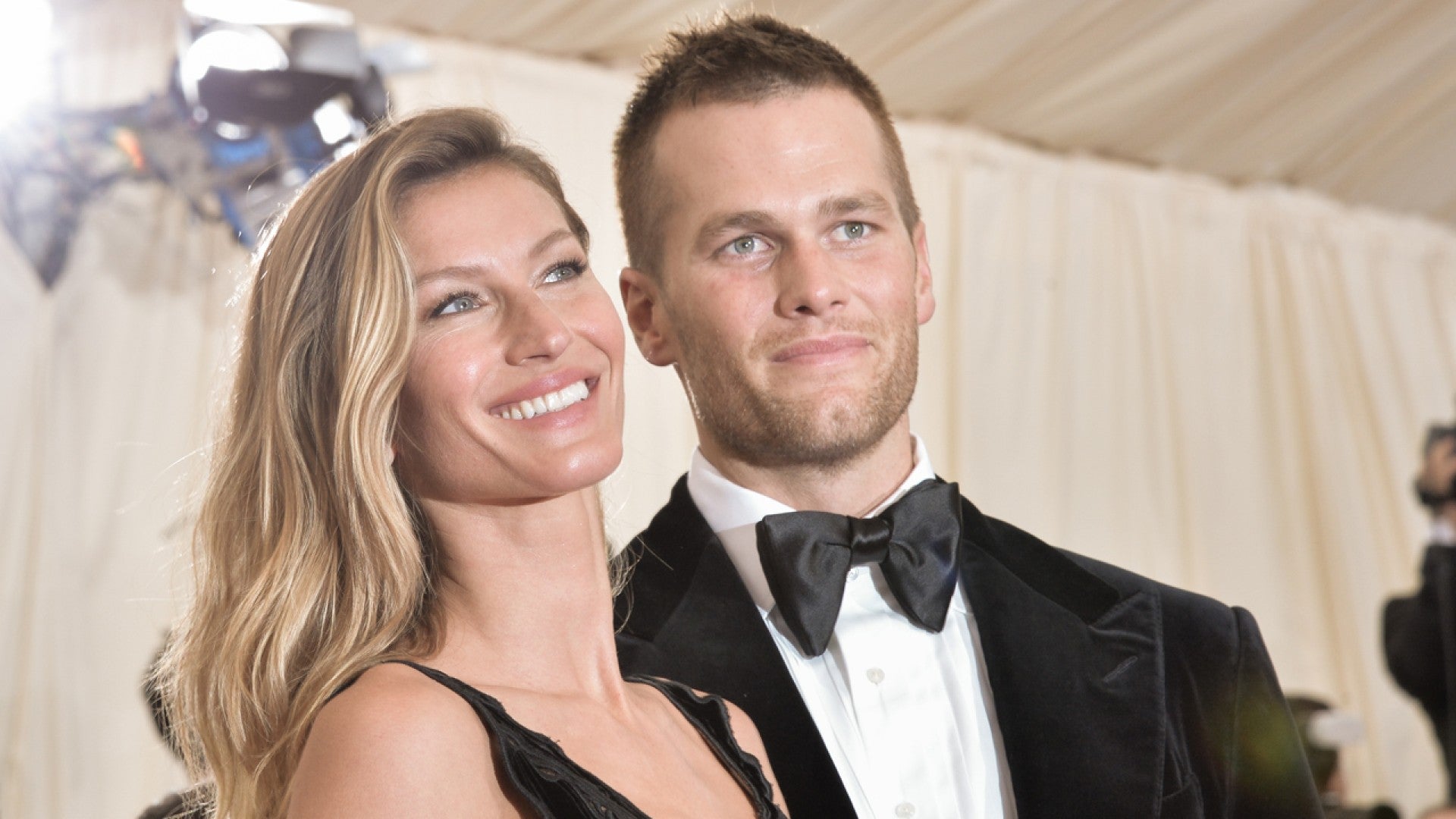 Tom Brady & Gisele Bundchen's Relationship Timeline: Photos – Hollywood Life