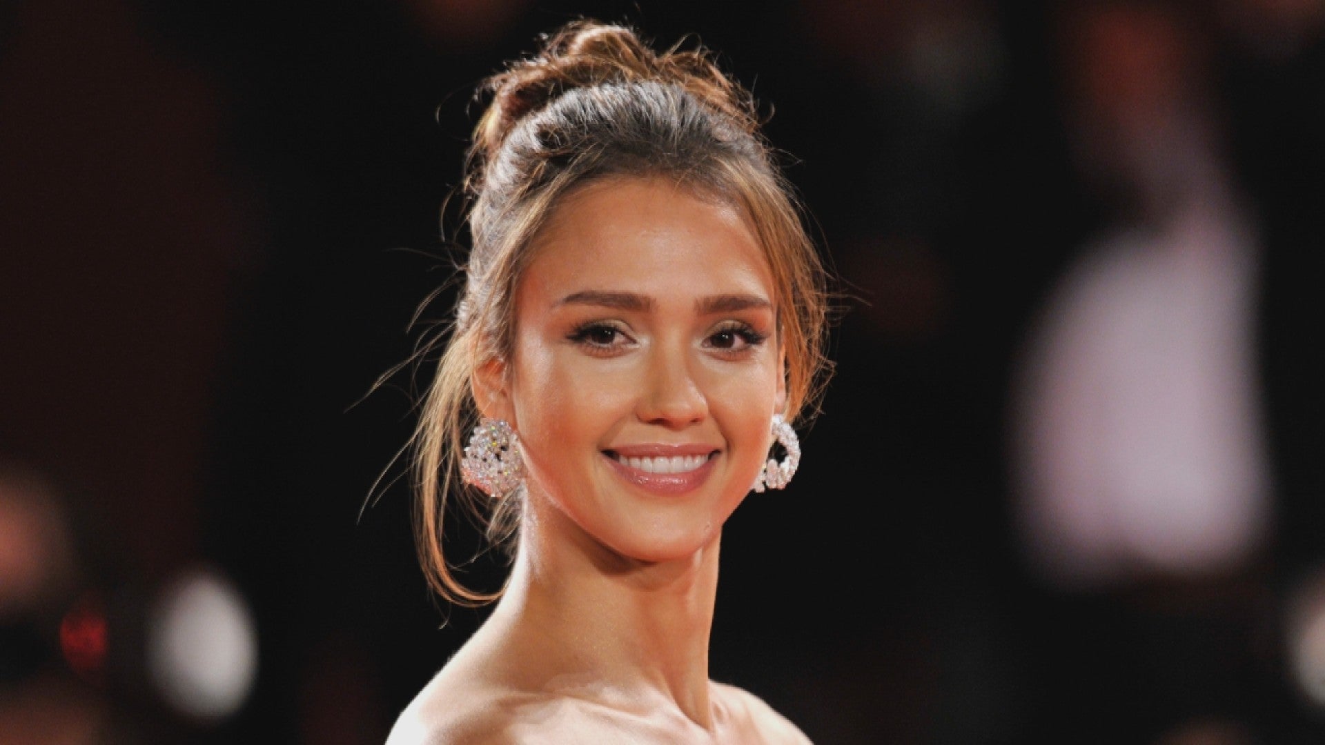 Jessica Alba Sexy Nude Lesbian - Jessica Alba Admits Her Sexuality Made Her 'Very Uncomfortable'