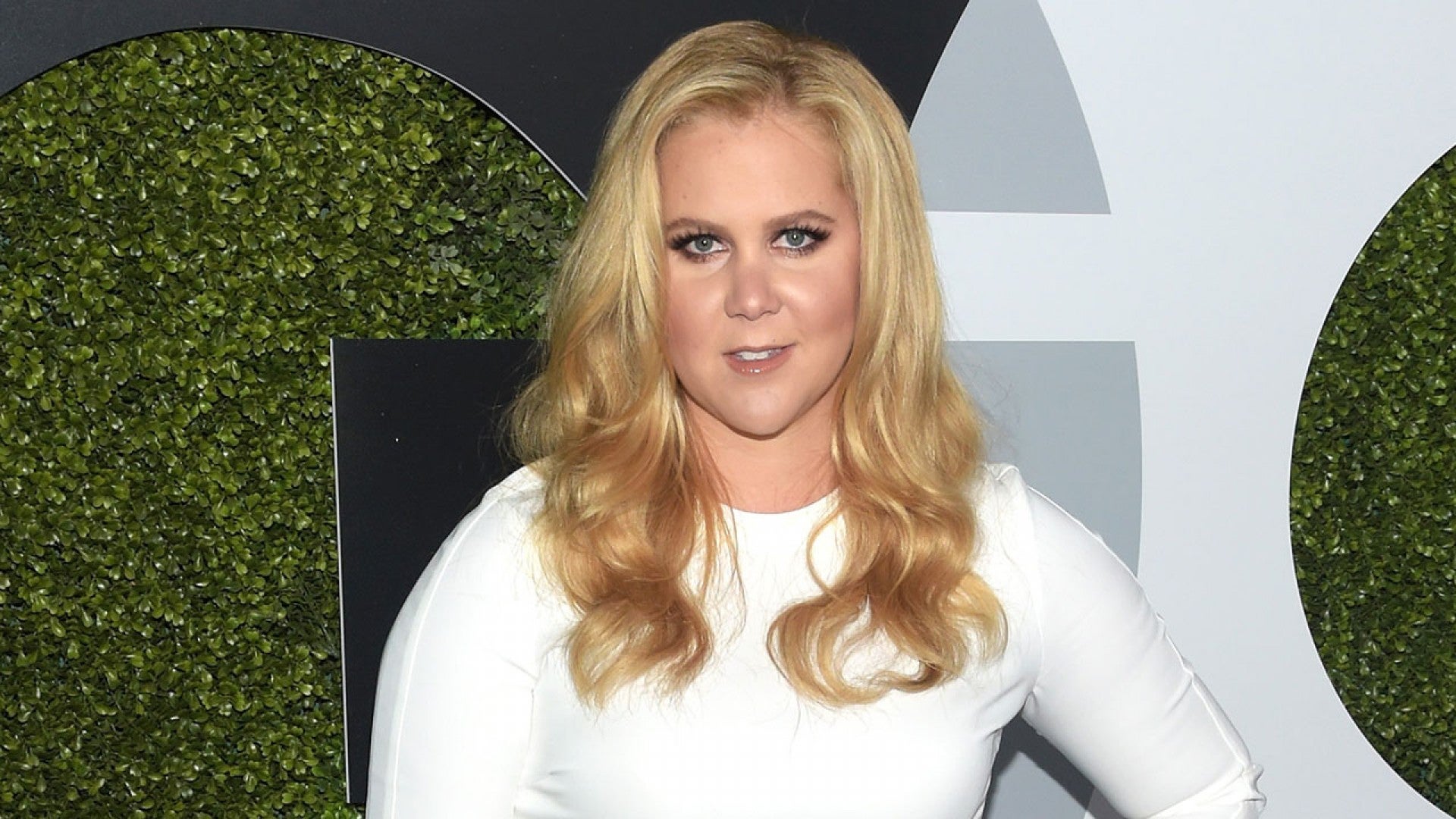 Amy Schumer Makes the Most of a Tough Weekend for Saturday Night Live