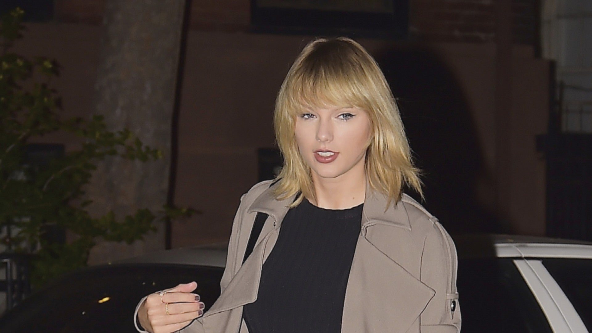Taylor Swift Steps Out in New York City Looking Carefree -- See the Pics!