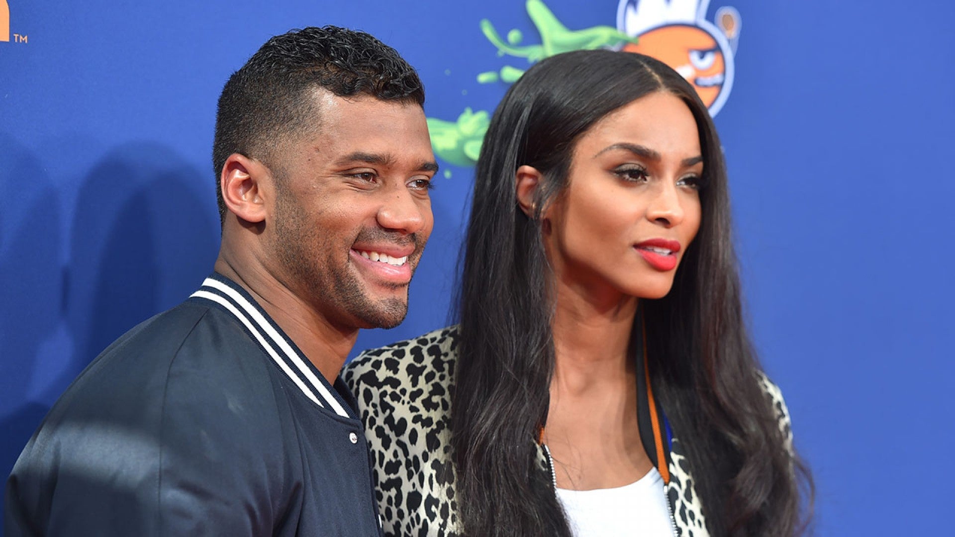 Ciara & Russell Wilson Show Some PDA During a Romantic Stroll in