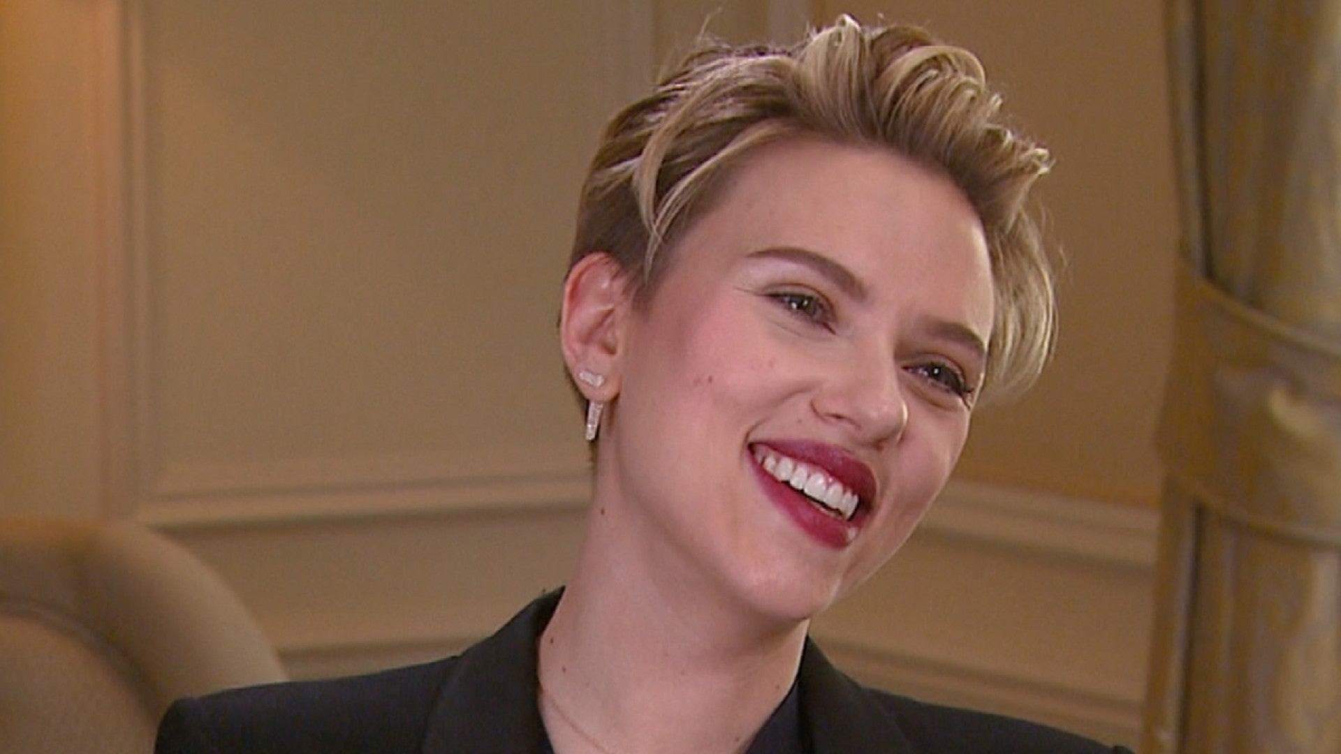 Scarlett Johansson Says Mom Showed Her 'Silence of the Lambs' as a Kid