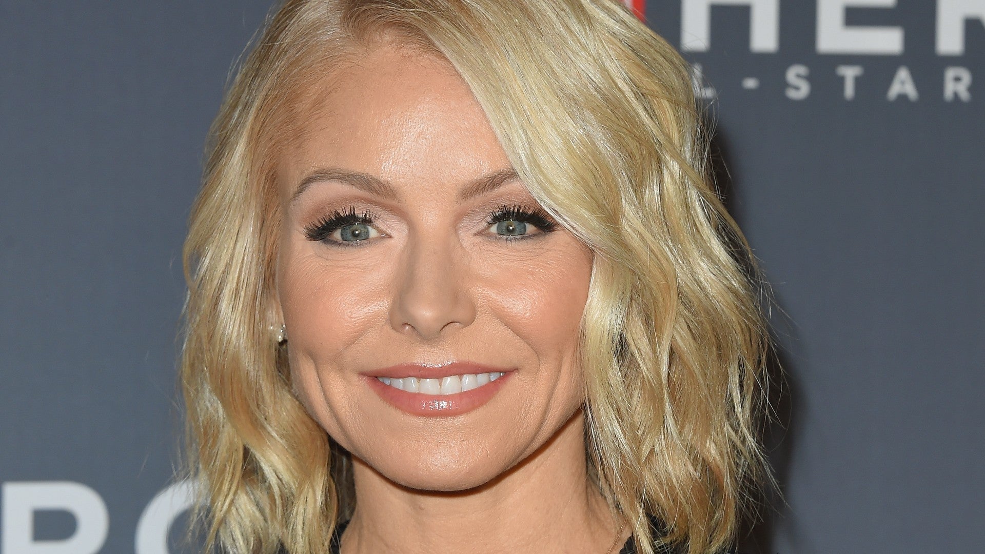 Kelly Ripa Sportbra