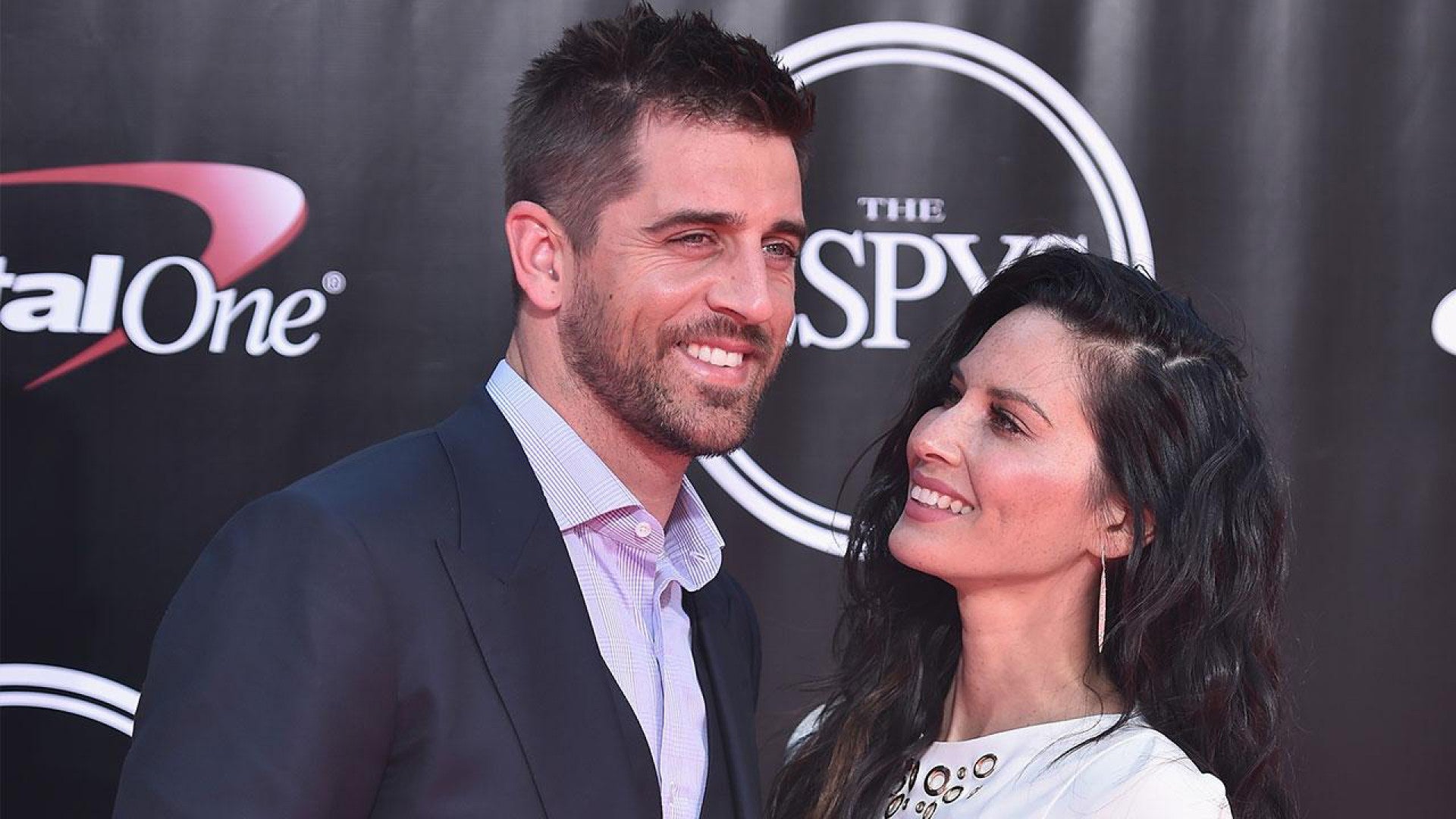 Aaron Rodgers family feud appears to keep him estranged at