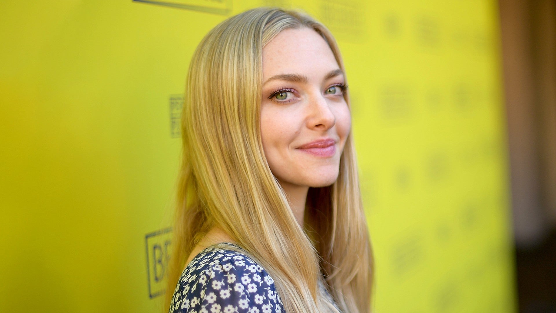Amanda Seyfried Apologizes After Slamming Social Media Influencer For Her Post Baby Body Pic Entertainment Tonight