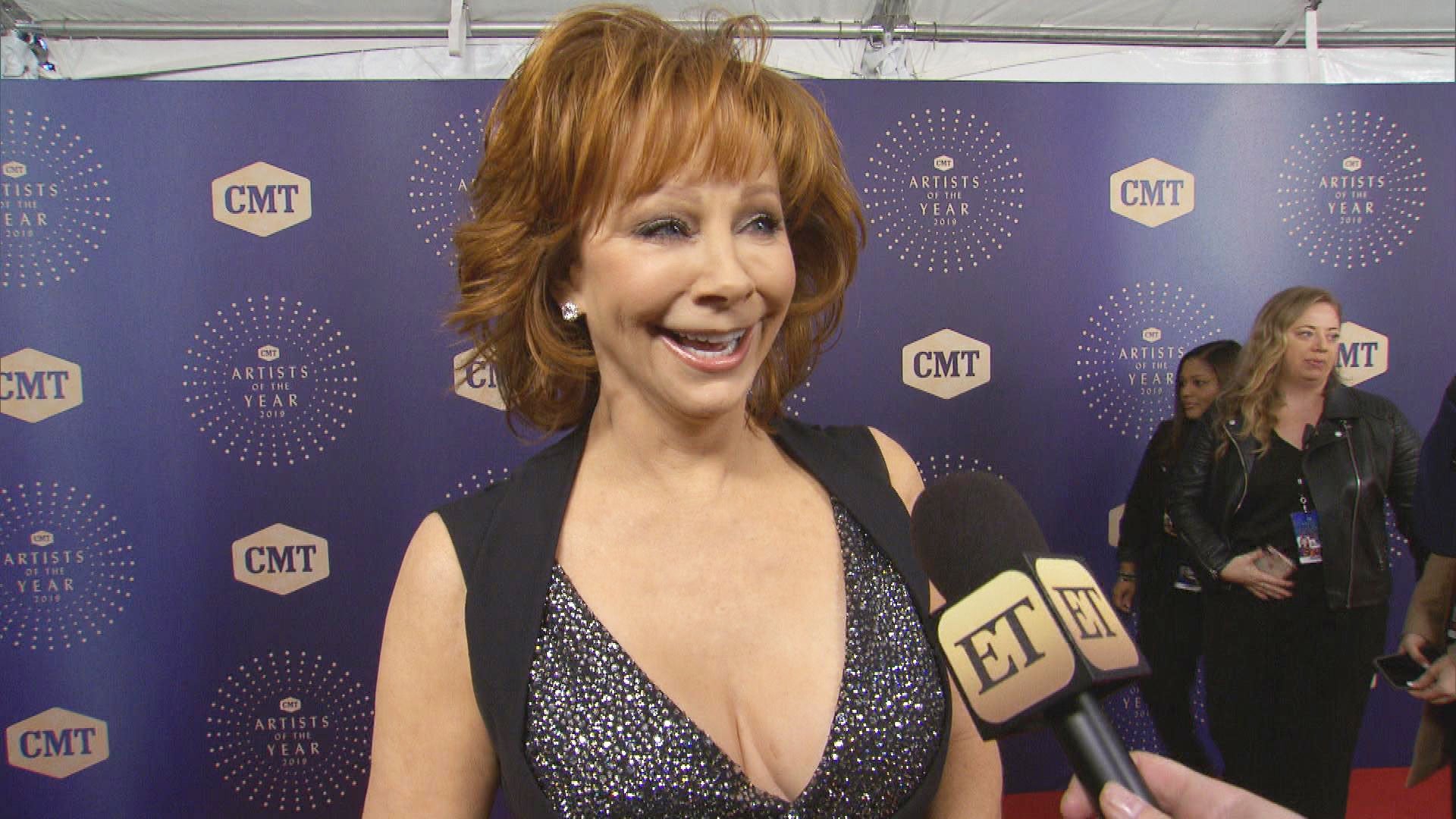 1280px x 720px - Reba McEntire Moved to Tears While Accepting CMT Lifetime Honoree Award