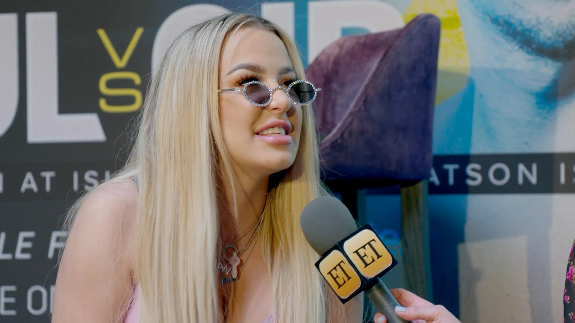 Tana Mongeau Fullscreen