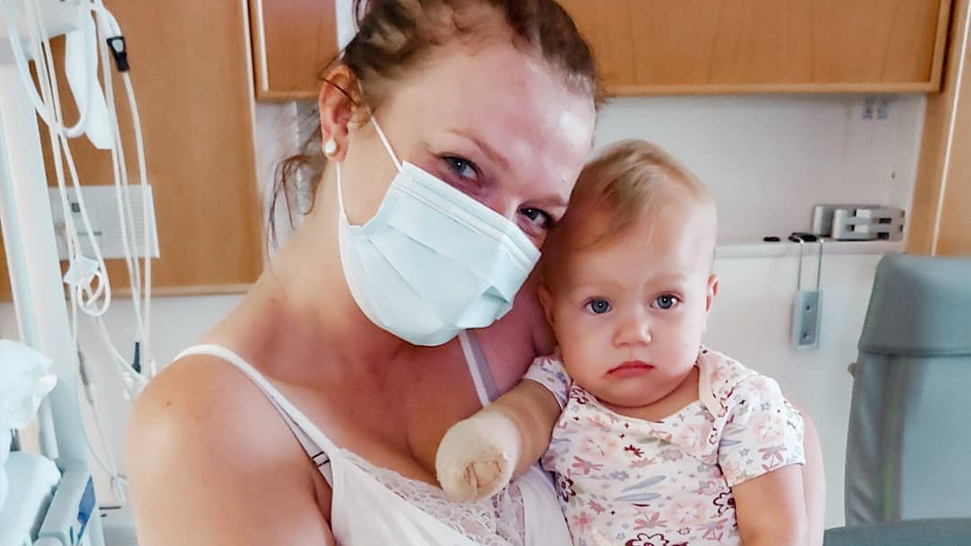 Sister Wives Star Maddie Brown Brush S Daughter Undergoes Amputation Surgery Entertainment Tonight