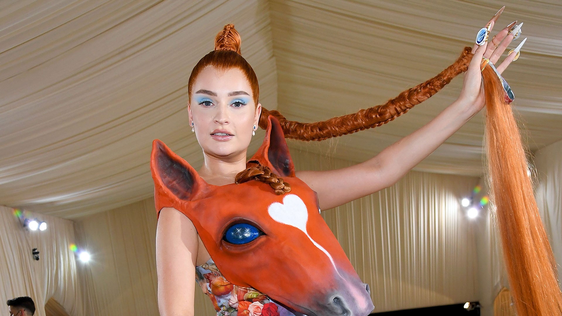 Kim Petras Nude Shemale - Met Gala 2021: Kim Petras Sports Horse Head on the Red Carpet