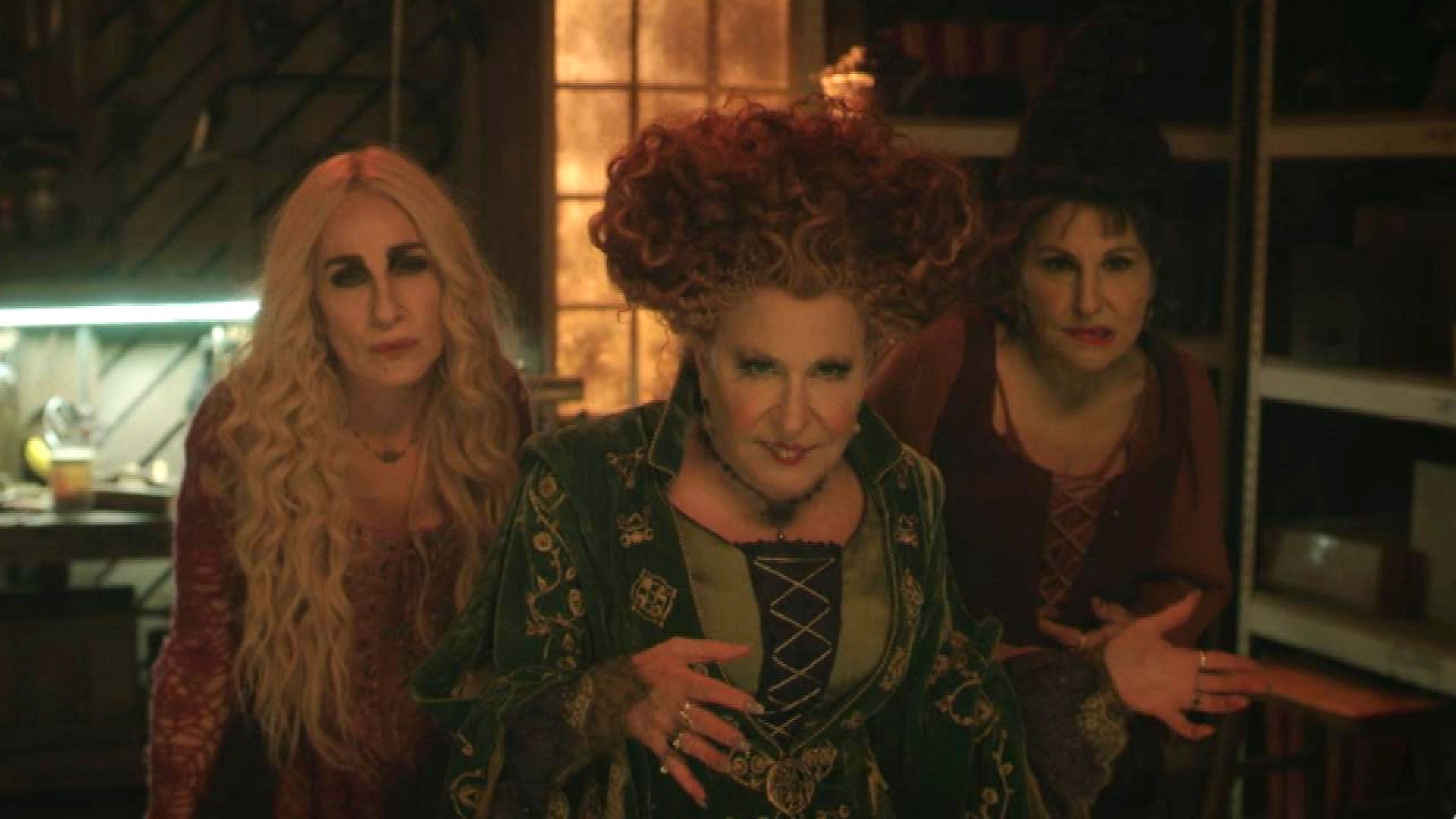 Hocus Pocus 2 Bette Midler Sarah Jessica Parker And Kathy Najimy On Reviving The Sanderson Sisters