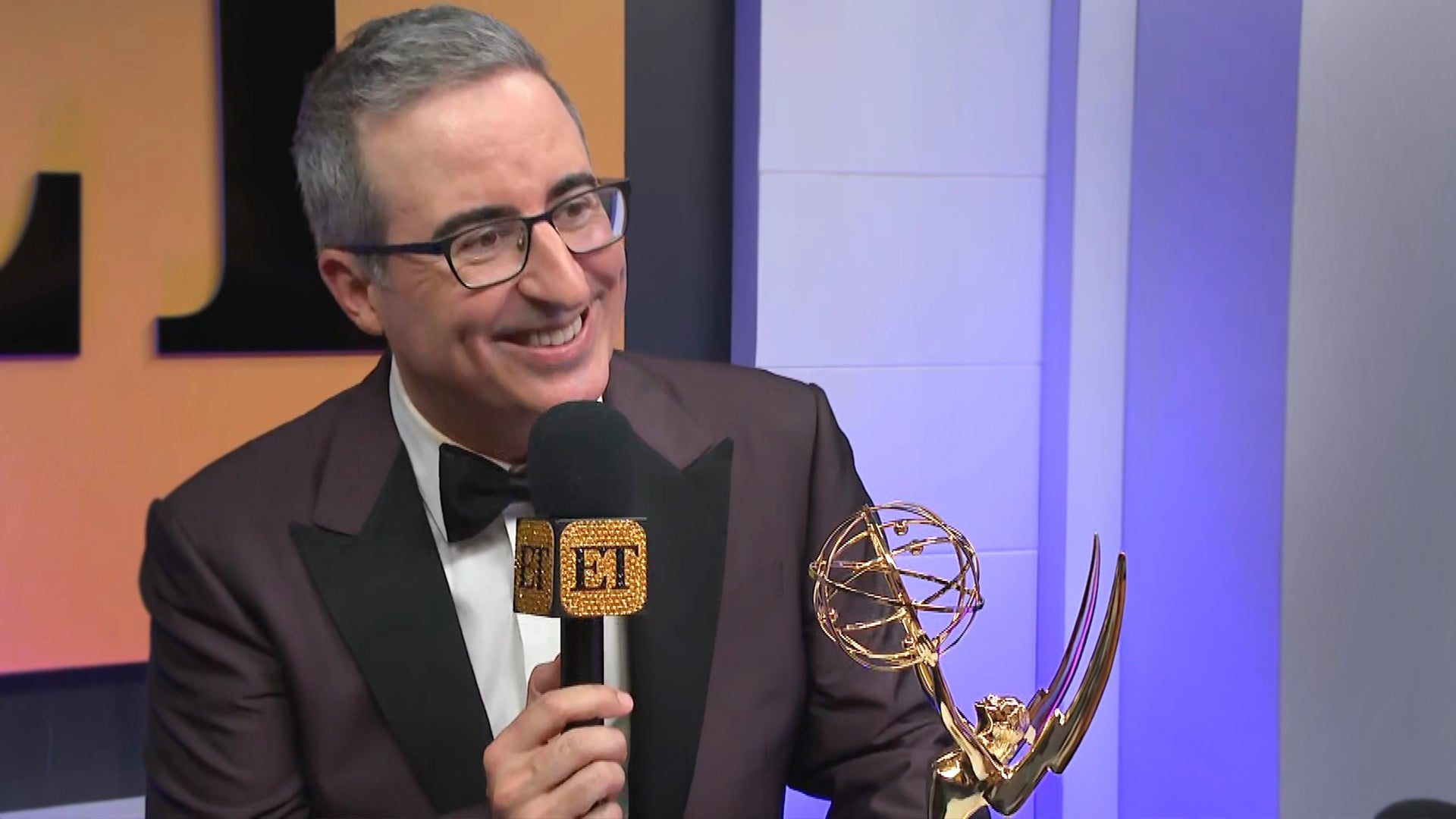 Emmys 2022 John Oliver on 'Wild' Moment Steve Martin Presented His