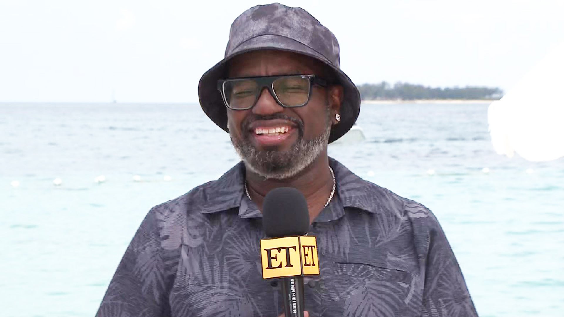Lil Rel Howery Dishes on Working With Nina Dobrev, Chace Crawford and More in 'Reunion'