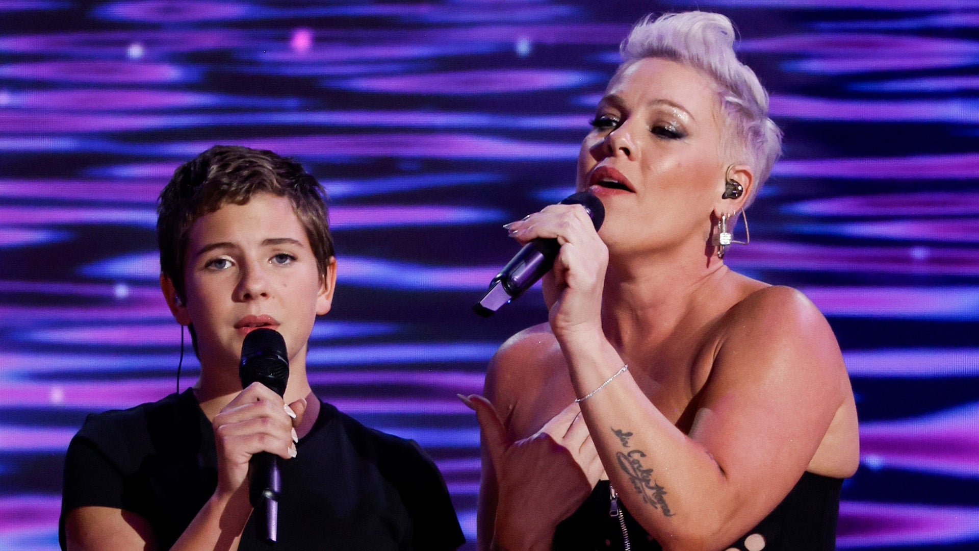 Watch Pink and Daughter Willow's Powerful DNC Performance