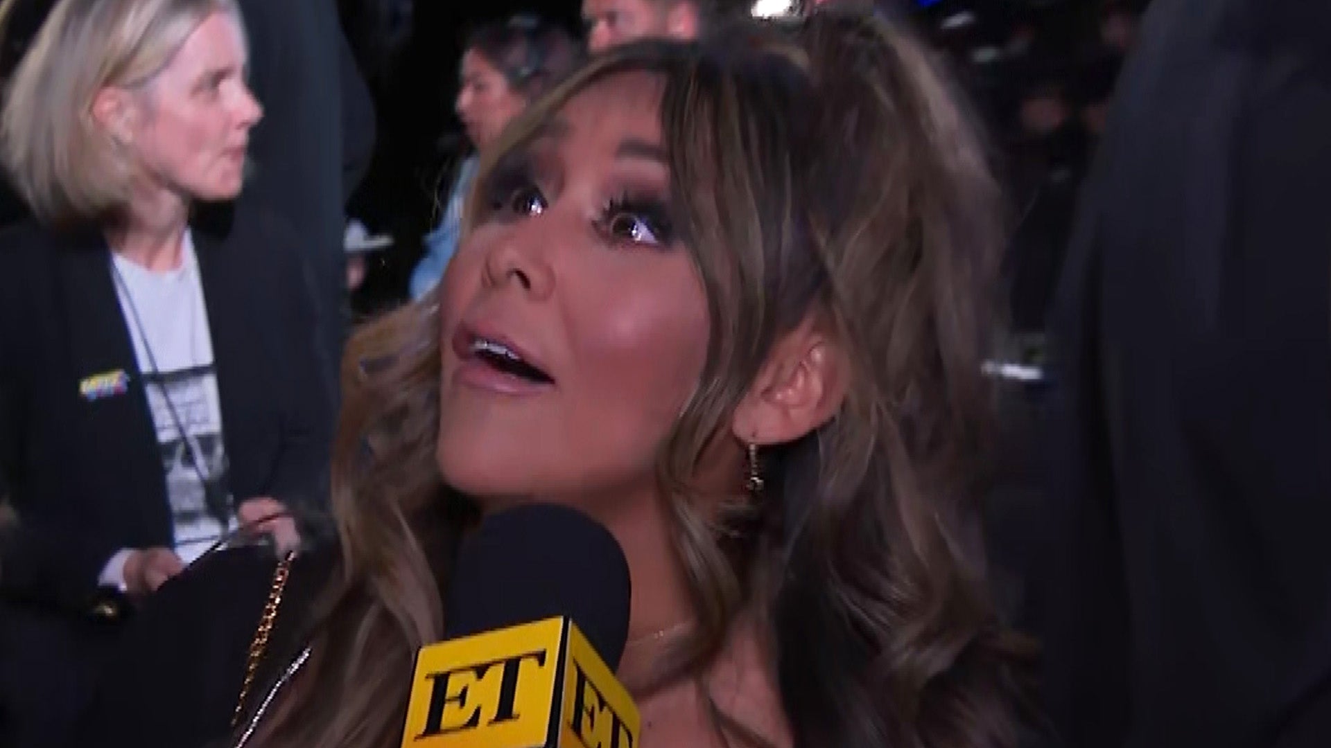 Snooki Gets Embarrassed After Being Called The Queen of MTV at the VMAs Exclusive