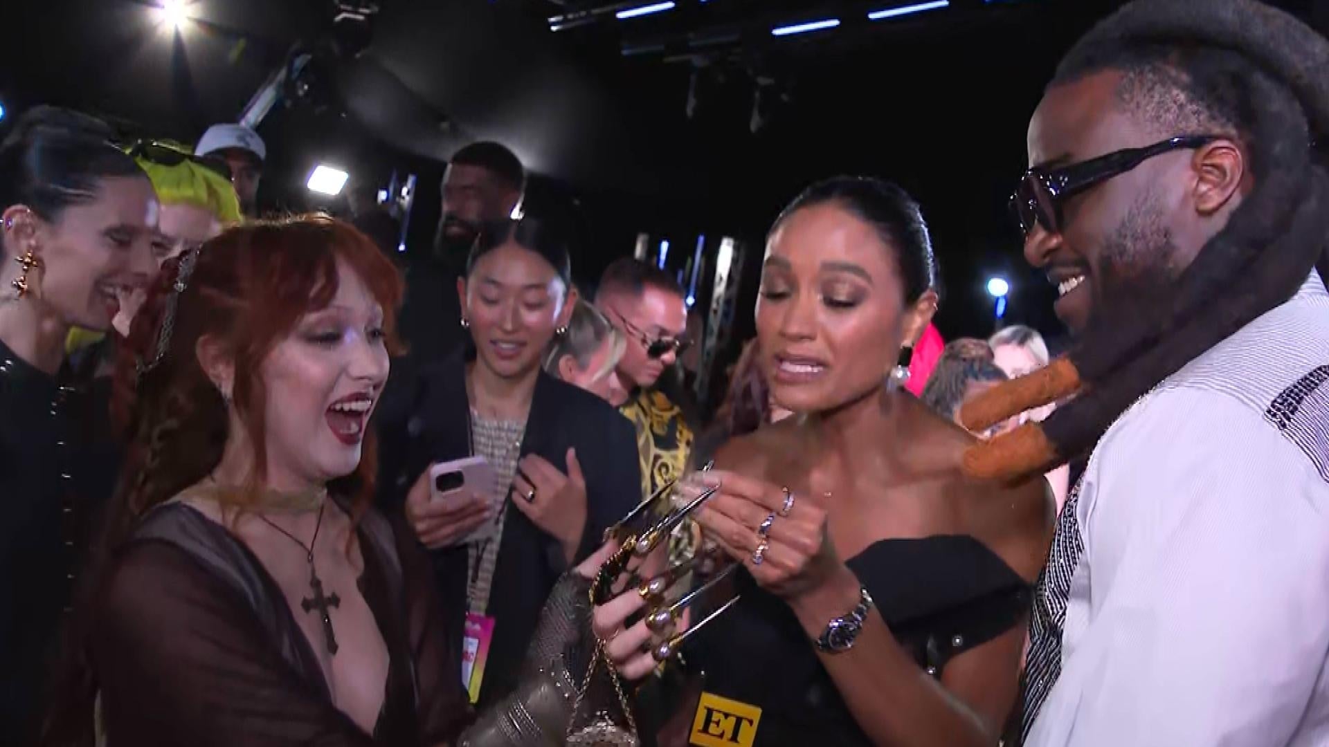 Chappell Roan Crashes Shaboozey’s VMAs Interview and Shows Off Her Claws! (Exclusive)